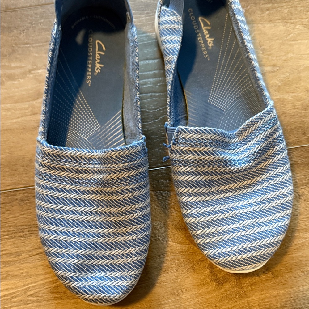 Clarks Women's Blue Herringbone Flats